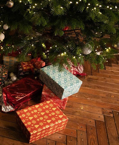 Юбочка для елки и другая маскировка. Как украсить низ новогоднего дерева